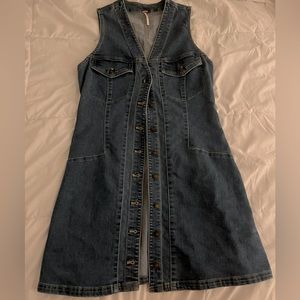 Free people Denim dress Size:  6, Fits adult medium